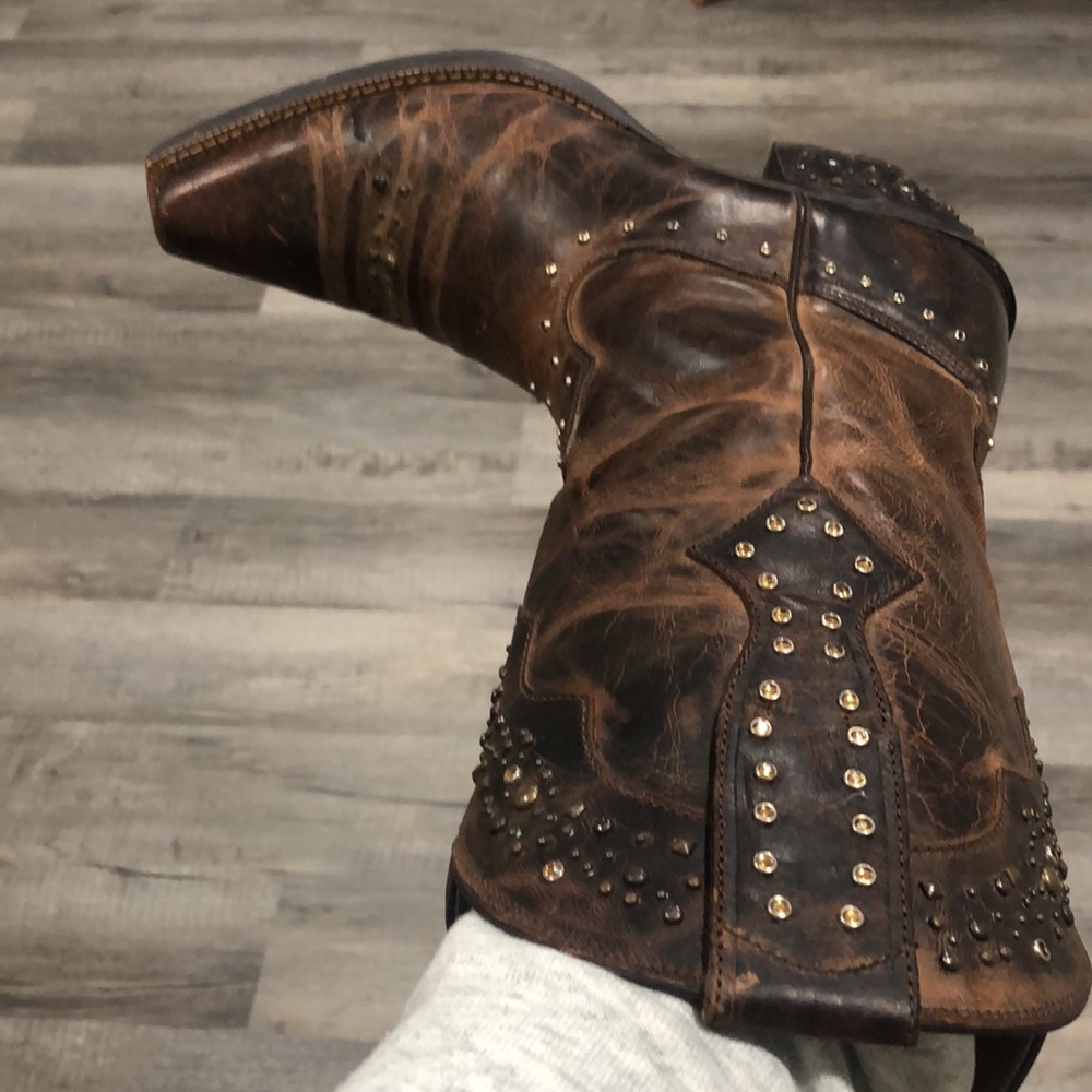 Snip toe Cowgirl Boots - Picture 4 of 7